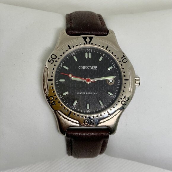 Cherokee vintage date watch diver 38mm round black dial quartz analog running - Picture 1 of 8